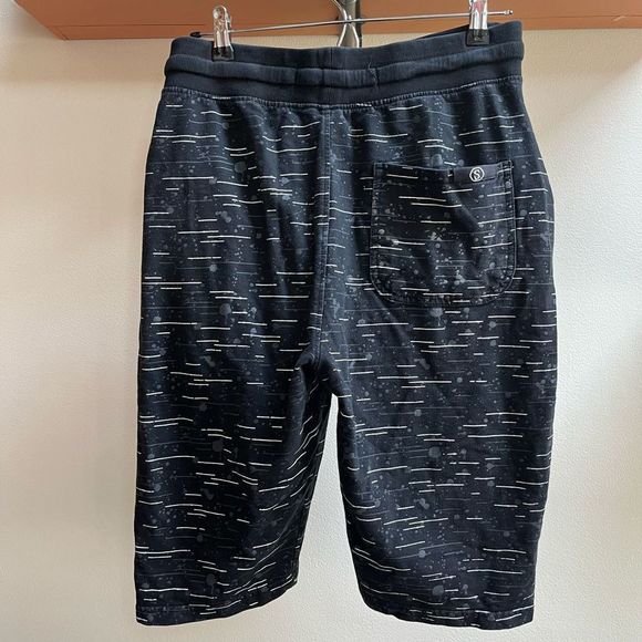 Men’s shorts - Picture 5 of 13